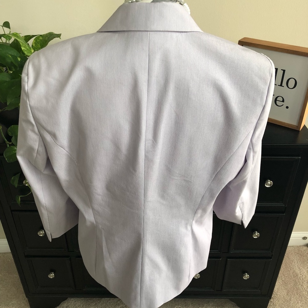 Blazer with Invisible Button Closure - Picture 3 of 4
